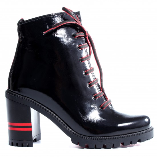 80062 Black Дамски боти от естествен лак