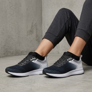 813-17 Black/White Дамски маратонки