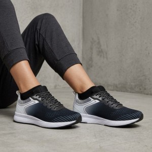 813-17 Black/White Дамски маратонки