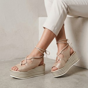 25953-01 Beige Дамски сандали на платформа